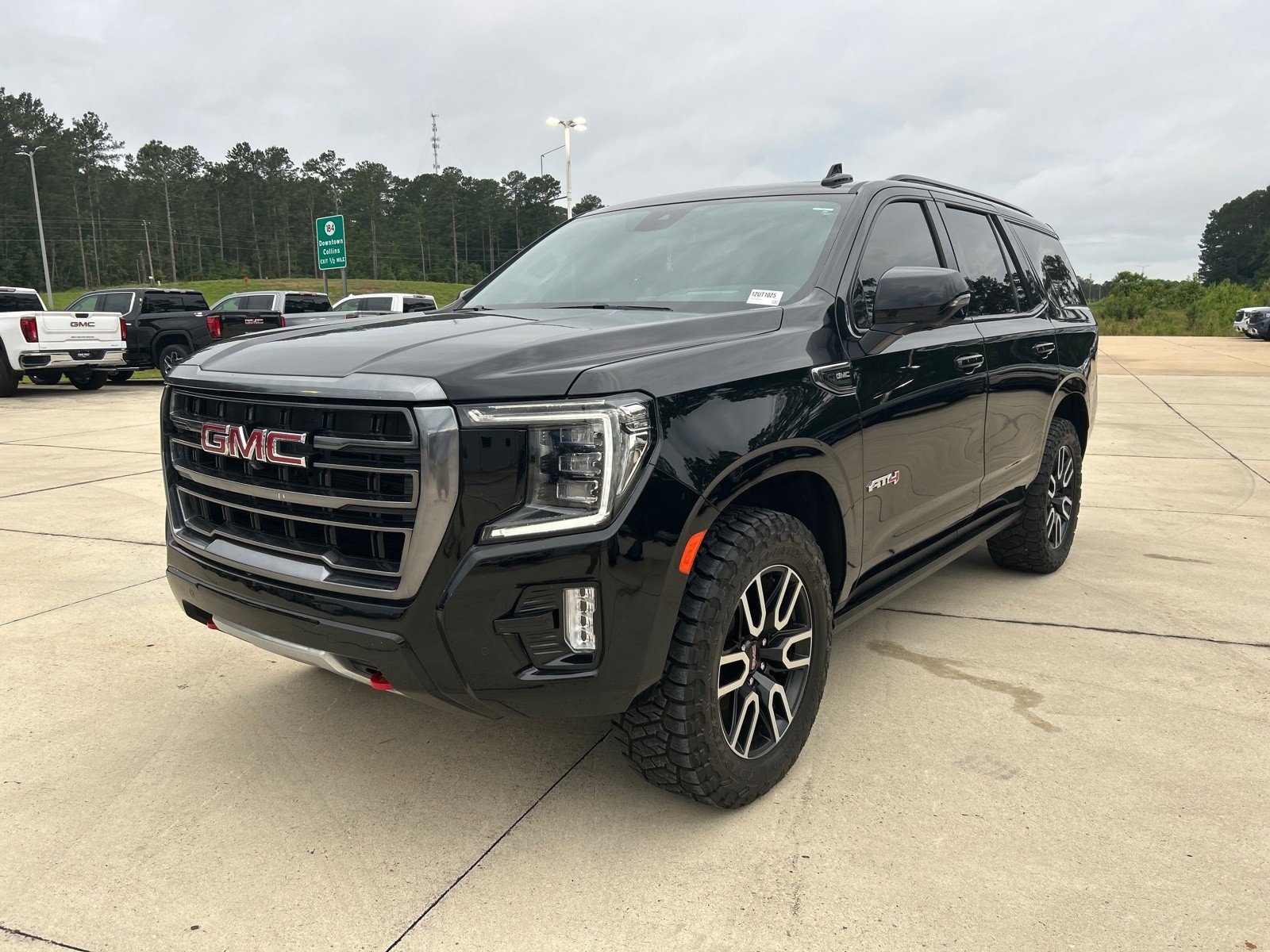 Used 2023 GMC Yukon AT4 w/ AT4 Premium Plus Package AWD/4WD video 1