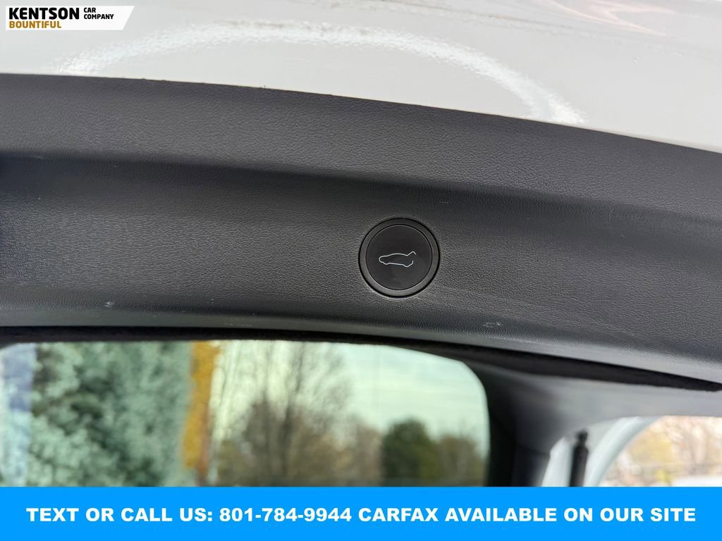 Used 2022 Tesla Model Y Long Range image 31