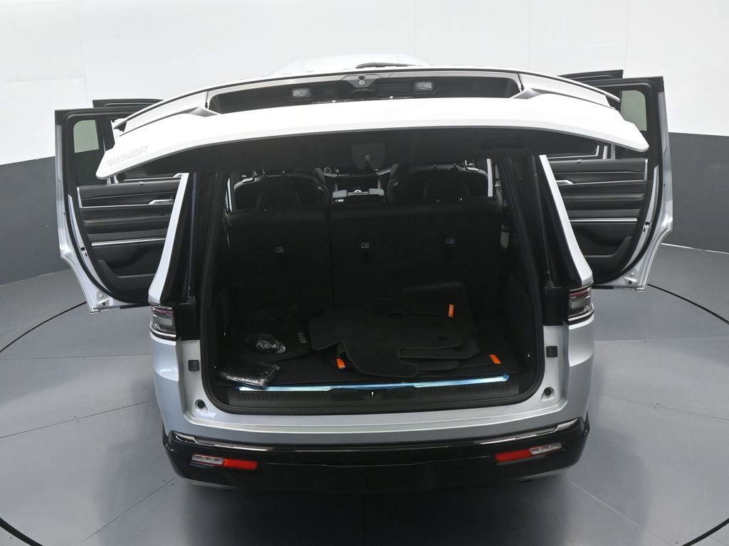 Used 2024 Jeep Grand Wagoneer Series II w/ Quick Order Packagew 28T image 31