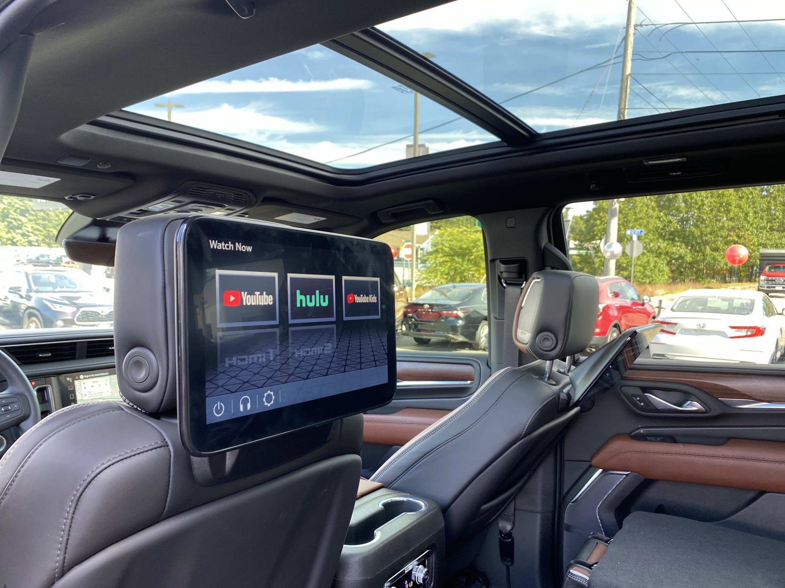 Used 2024 GMC Yukon Denali Ultimate w/ LPO, Floor Liner Package image 25