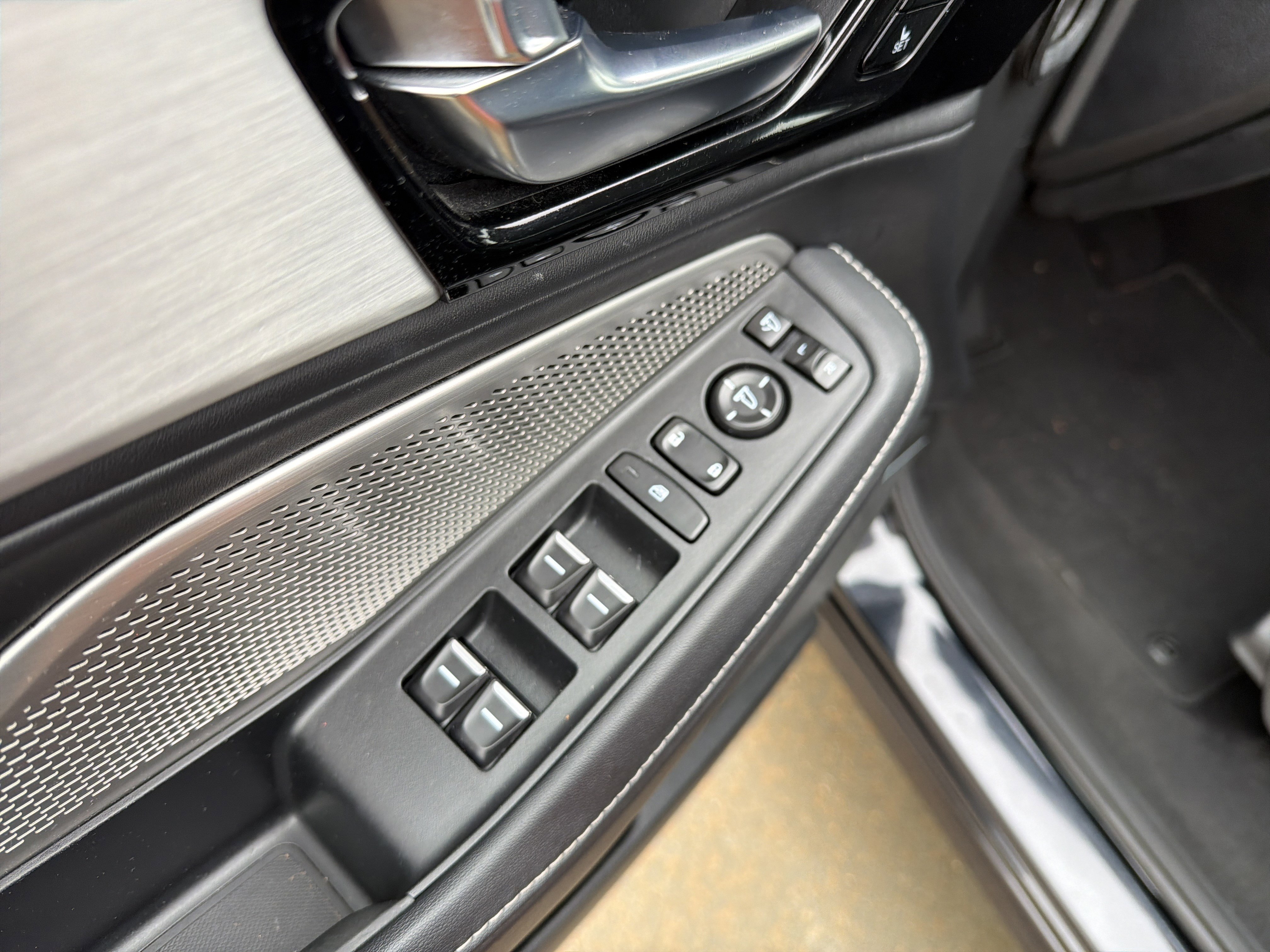 Certified 2023 Acura MDX SH-AWD w/ Technology Package image 15