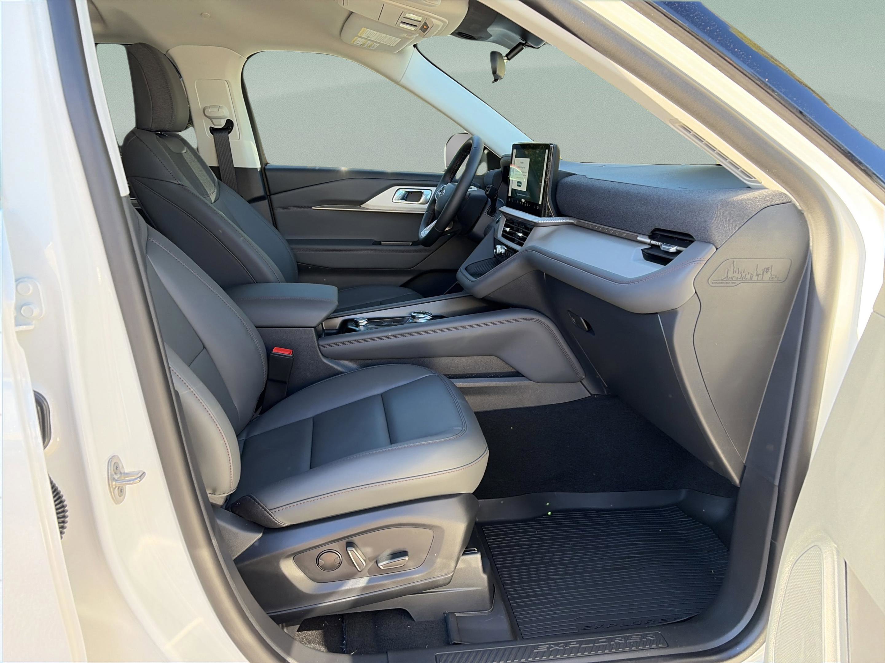 New 2026 Ford Explorer Active w/ Active Comfort Package image 19