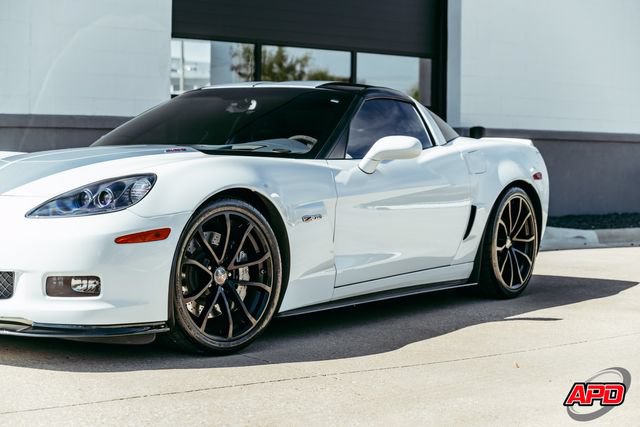 Used 2013 Chevrolet Corvette Z06 w/ 3LZ Preferred Equipment Group RWD image 45