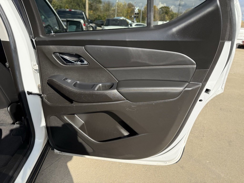 Used 2021 Chevrolet Traverse RS image 26