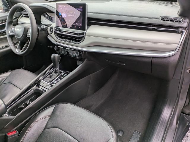 Used 2023 Jeep Compass Limited image 29