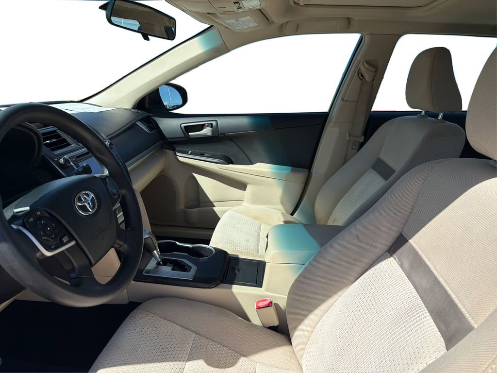 Used 2013 Toyota Camry LE image 10