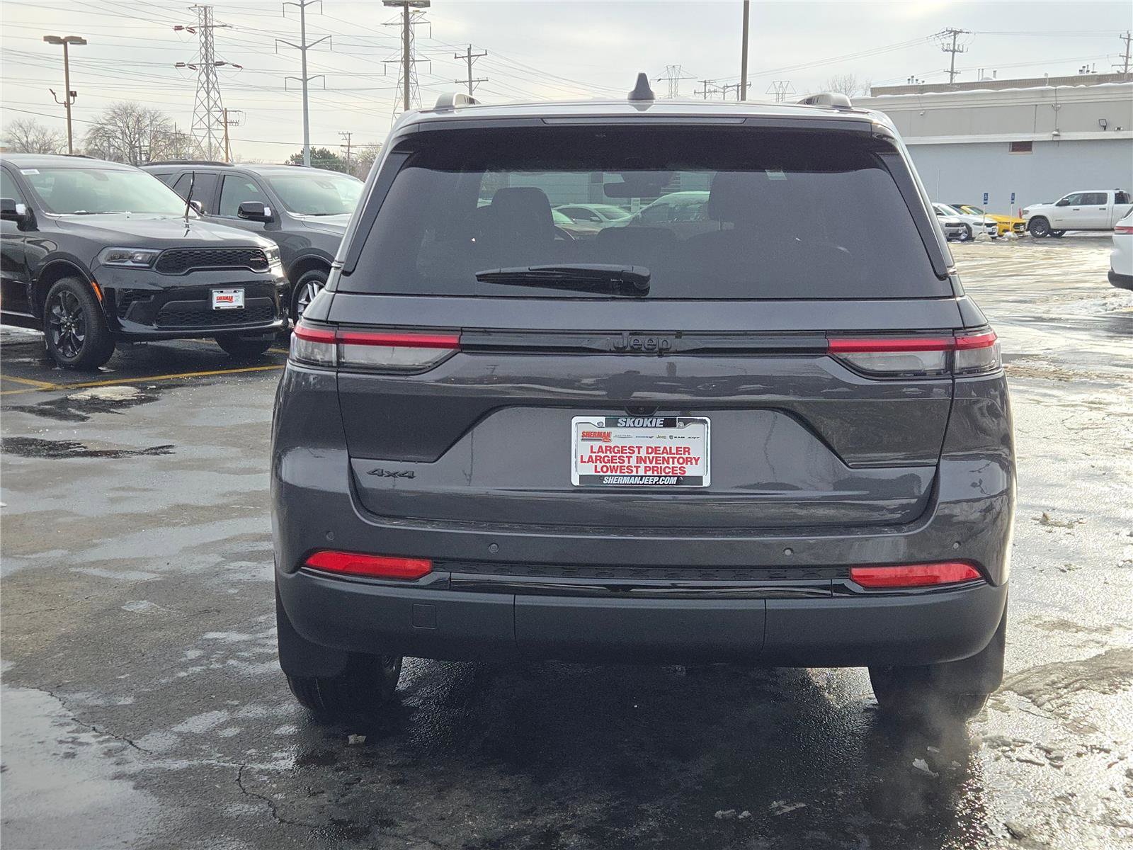 New 2025 Jeep Grand Cherokee Altitude w/ Trailer Tow Package image 15