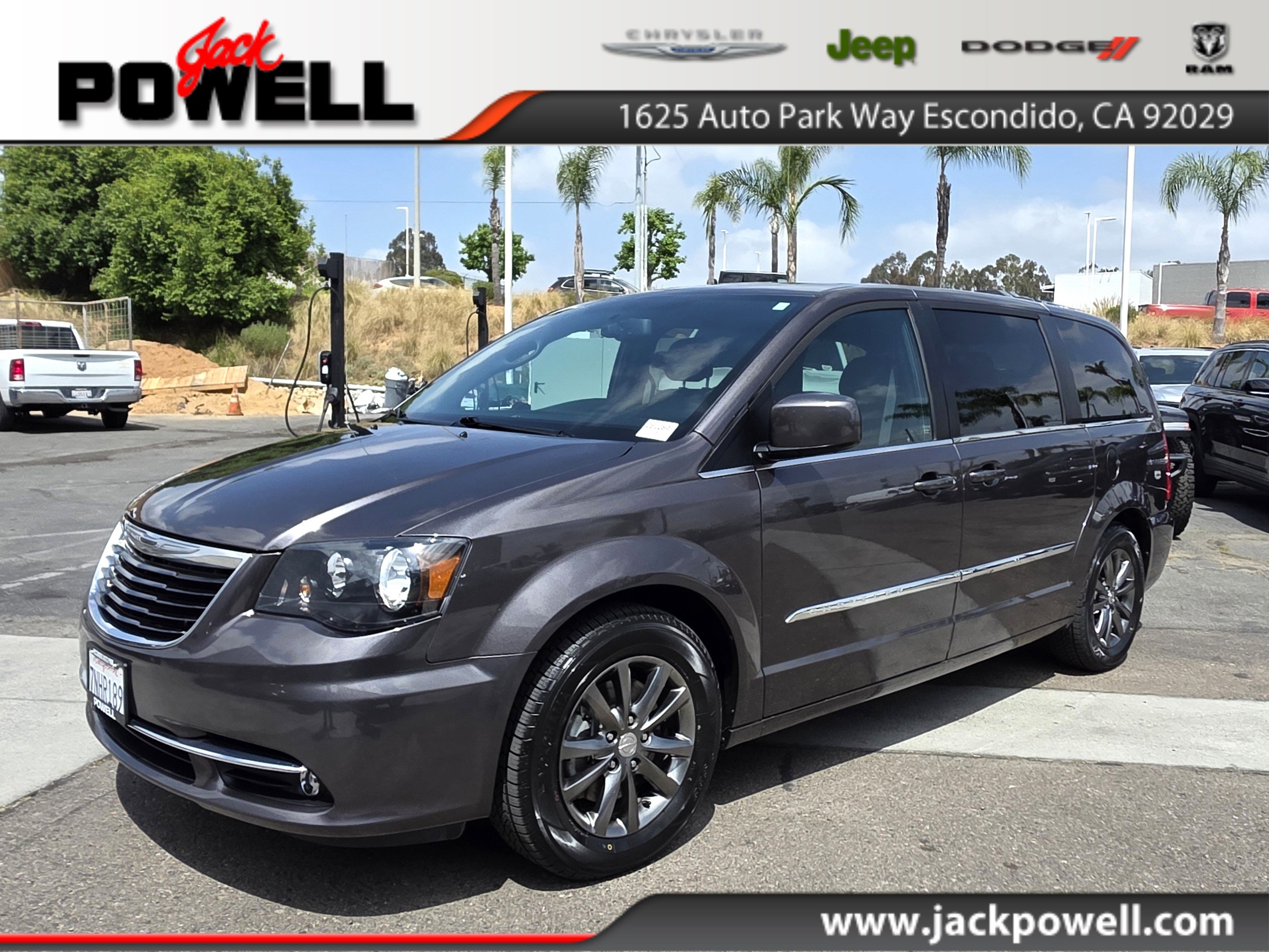 Used 2015 Chrysler Town & Country S w/ Trailer Tow Group FWD image 1