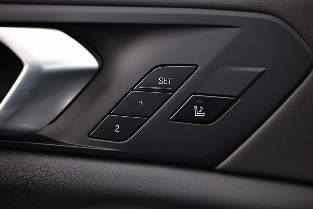 New 2026 BMW X5 M60i w/ Climate Comfort Package image 17