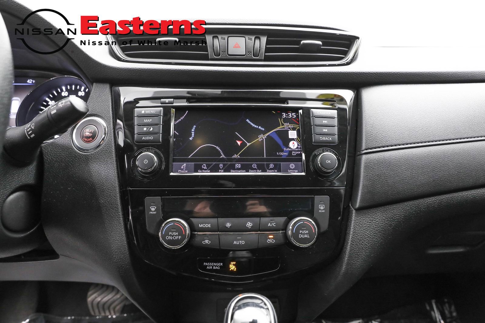 Used 2019 Nissan Rogue SV w/ Premium Package image 12