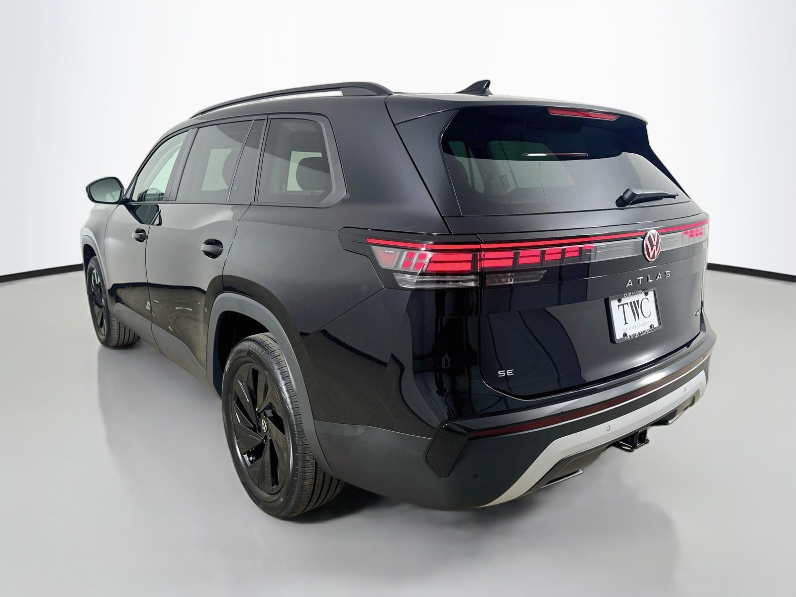 New 2027 Volkswagen Atlas SE AWD/4WD image 7