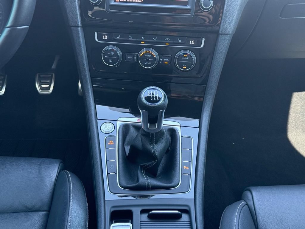 Used 2017 Volkswagen Golf R 4-Door AWD/4WD image 13