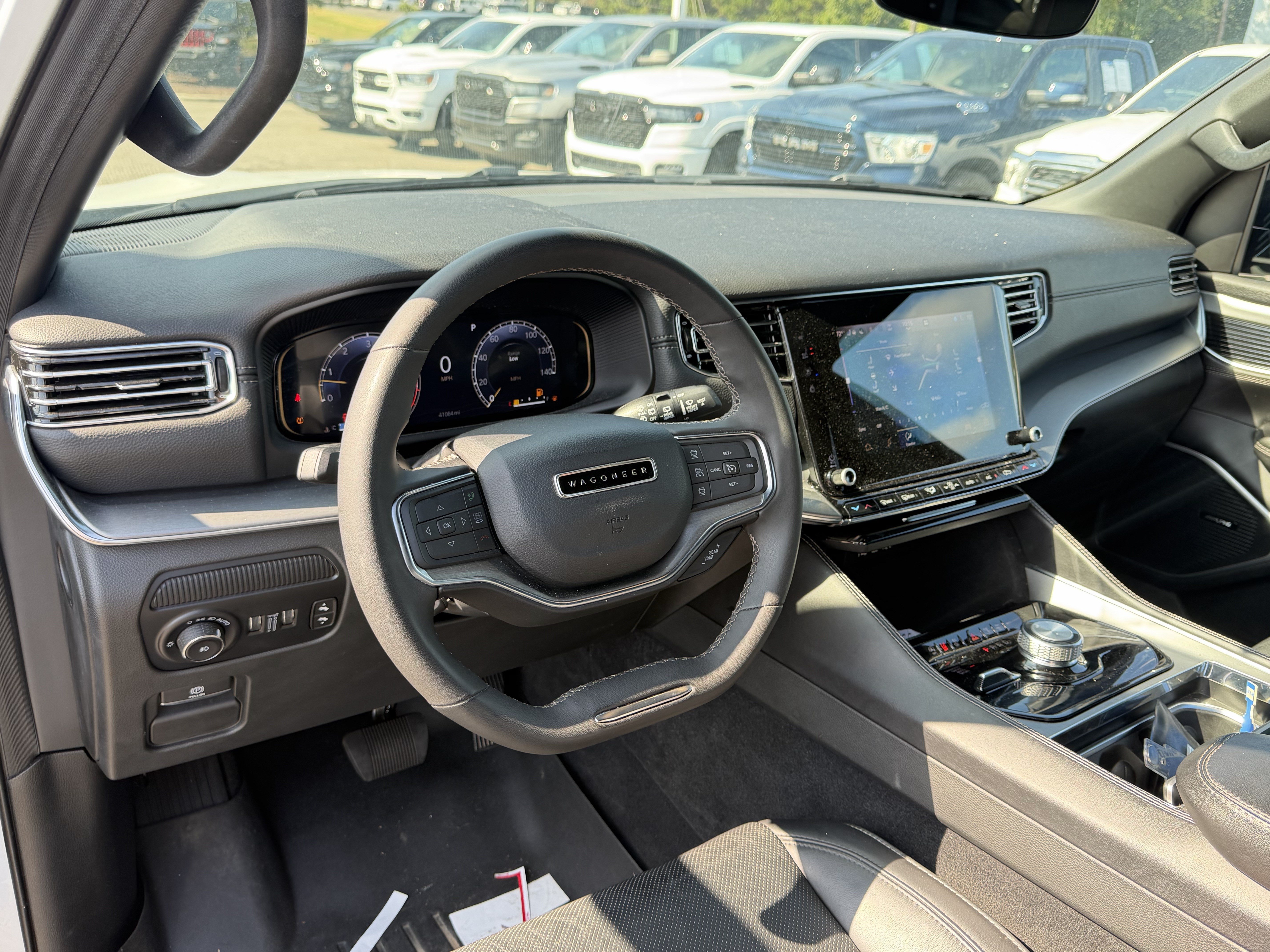 Used 2023 Jeep Wagoneer Series II AWD/4WD image 11