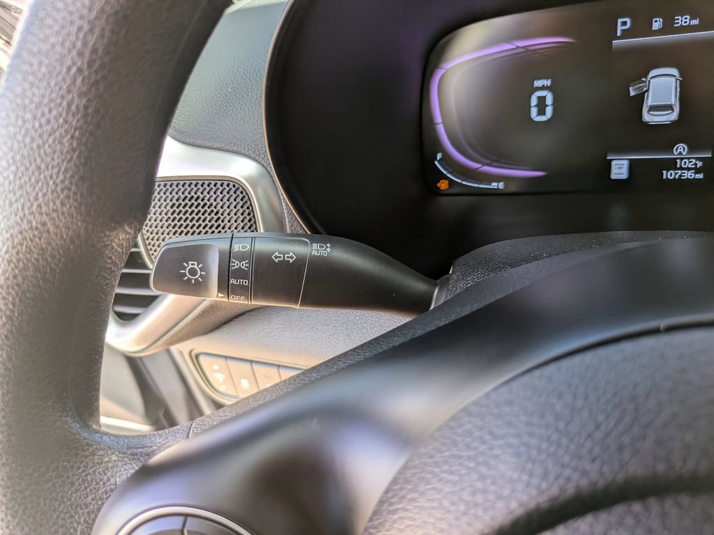Certified 2025 Kia Soul LX w/ LX Technology Package FWD image 31