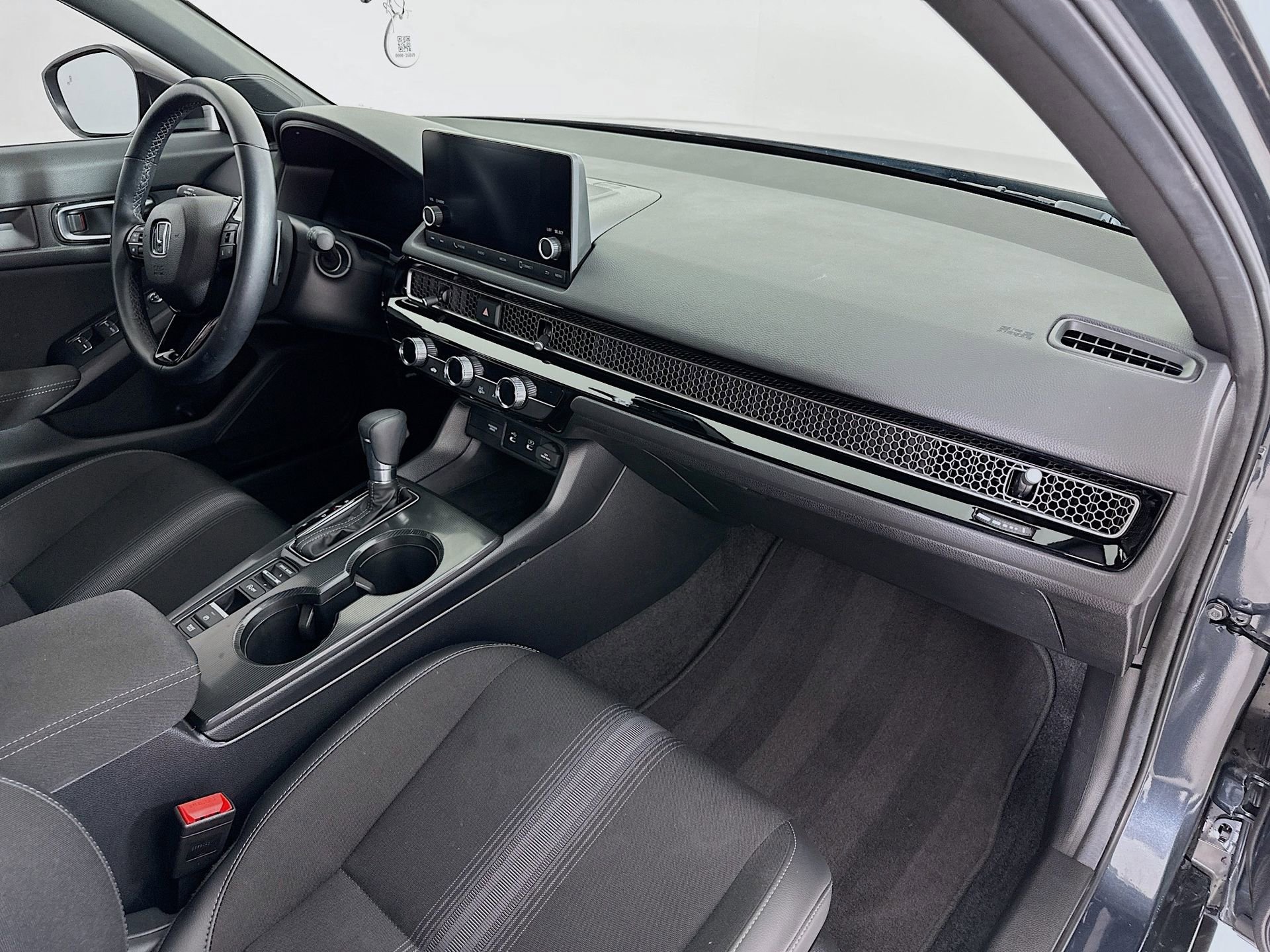 Used 2025 Honda Civic Sport image 29