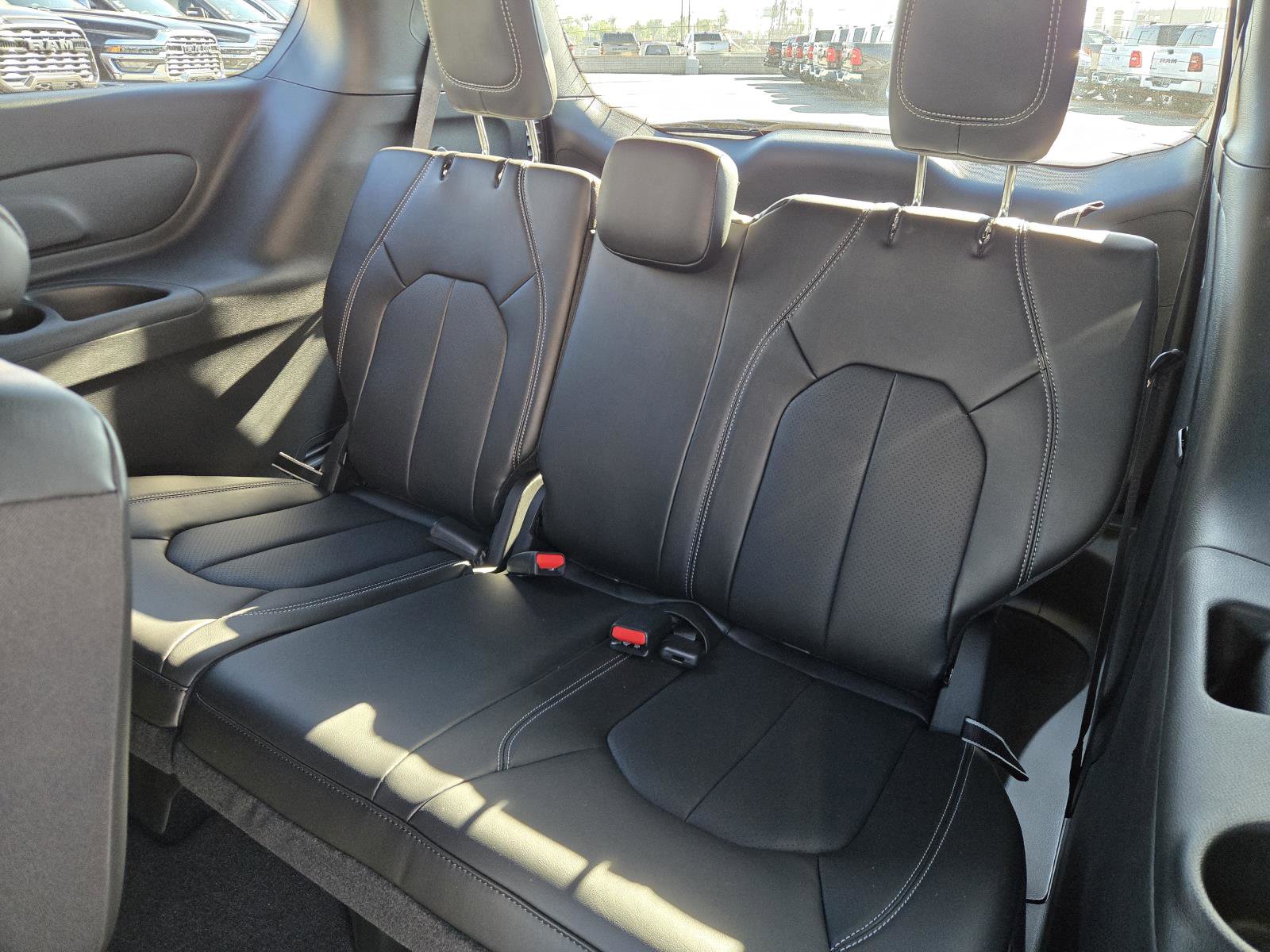 New 2026 Chrysler Pacifica Select image 28