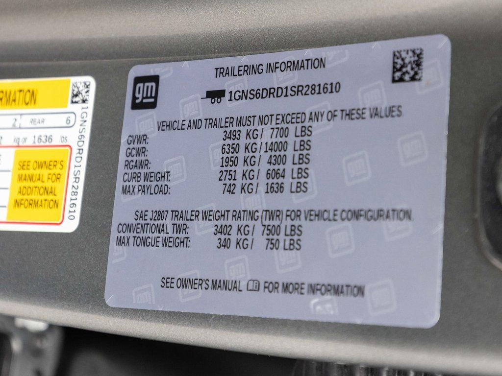 Used 2025 Chevrolet Suburban Z71 image 16