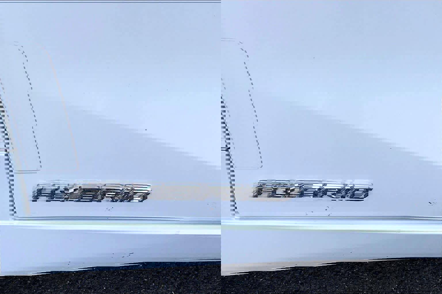 Used 2022 Lexus ES 300h F Sport w/ Accessory Package image 10