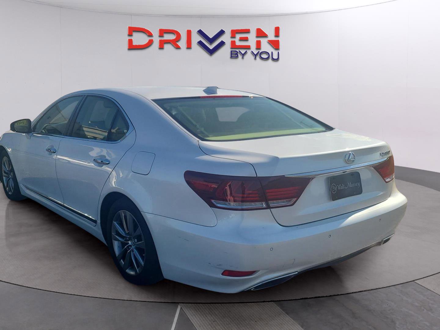 Used 2016 Lexus LS 460 image 2