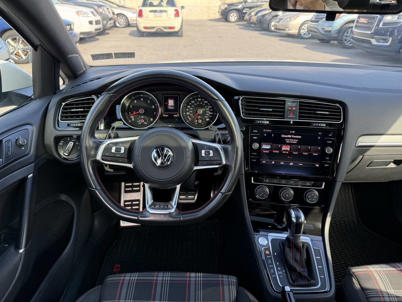 Used 2018 Volkswagen GTI SE image 9