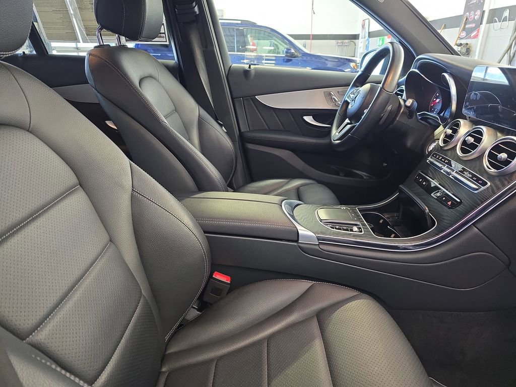 Certified 2022 Mercedes-Benz GLC 300 image 11