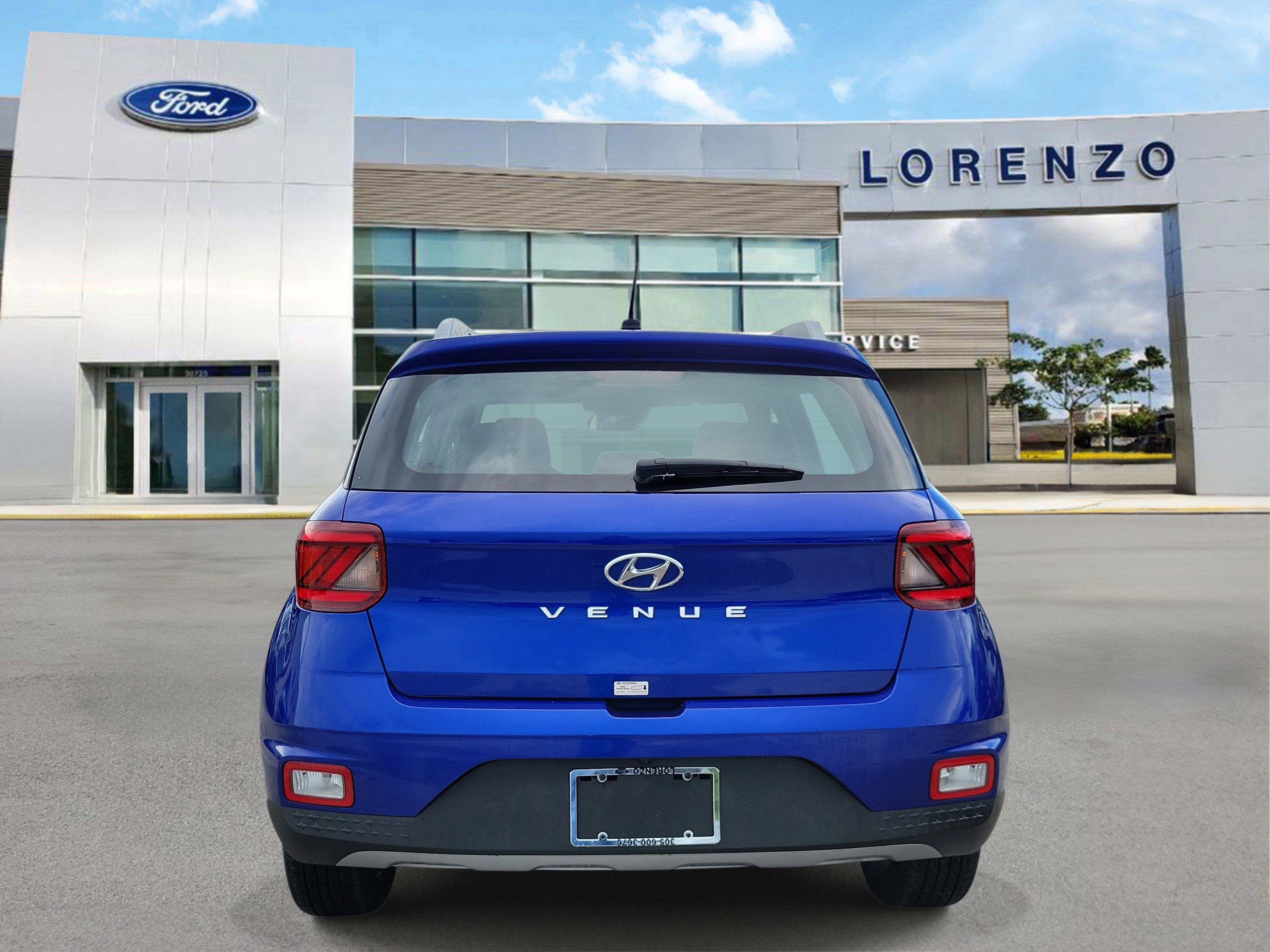 Used 2025 Hyundai Venue FWD image 6