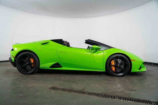 Used 2022 Lamborghini Huracan EVO image 9
