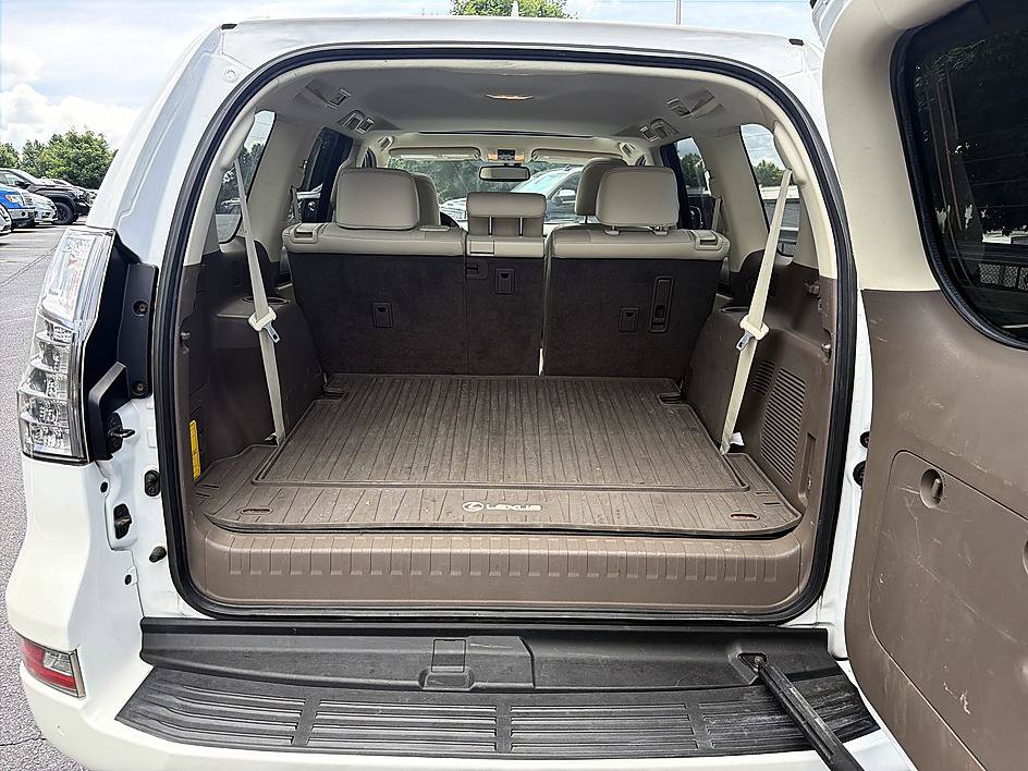 Used 2017 Lexus GX 460 Premium w/ Premium Package AWD/4WD image 23