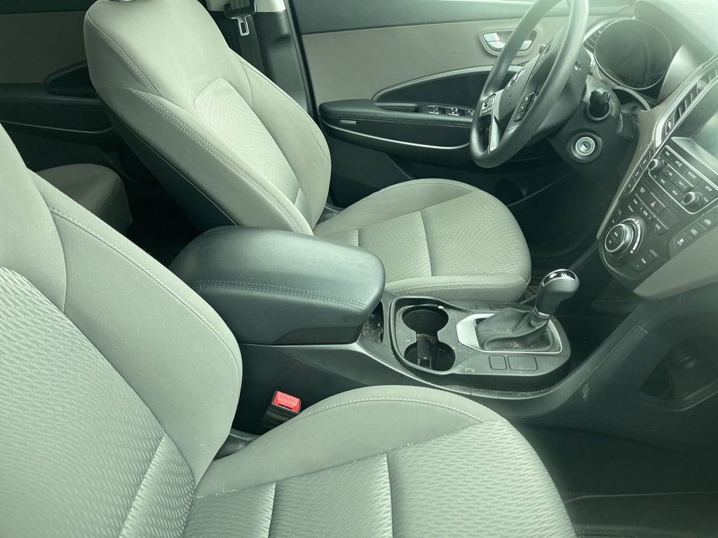 Used 2017 Hyundai Santa Fe SE FWD image 17