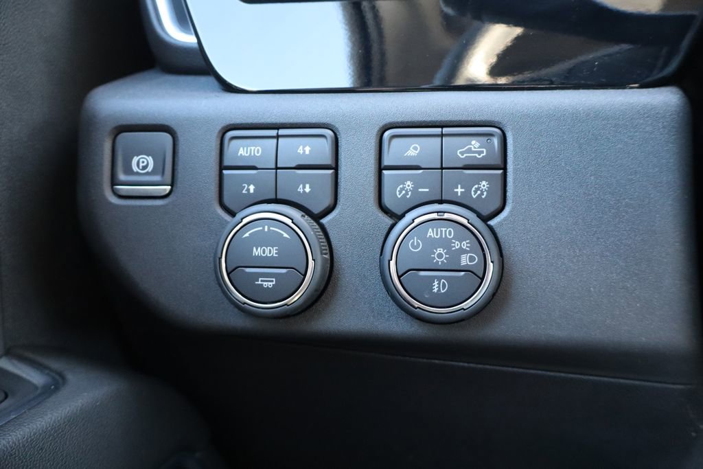 Used 2024 Chevrolet Silverado 3500 LTZ image 19
