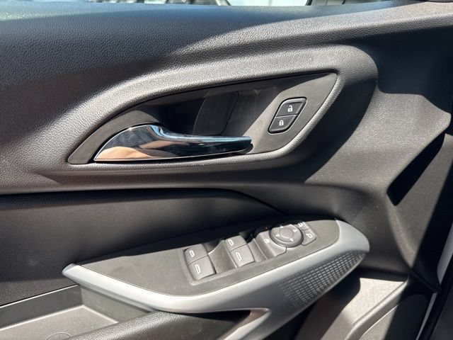 New 2026 Chevrolet Trax LS w/ LS Convenience Package FWD image 17