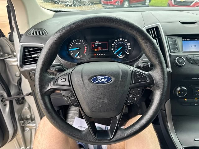 Used 2019 Ford Edge SE FWD image 15