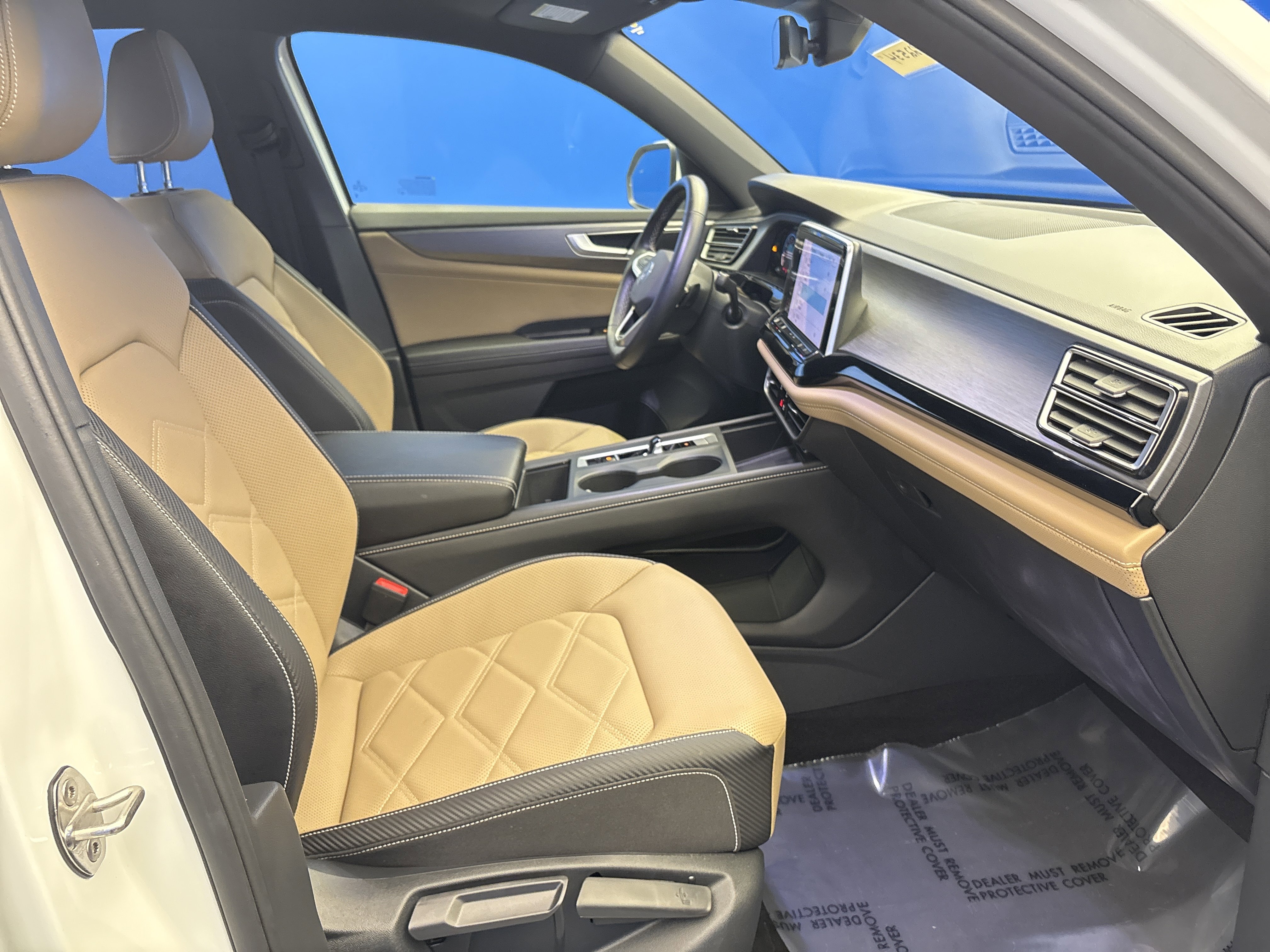 Certified 2024 Volkswagen Atlas Cross Sport SE image 23