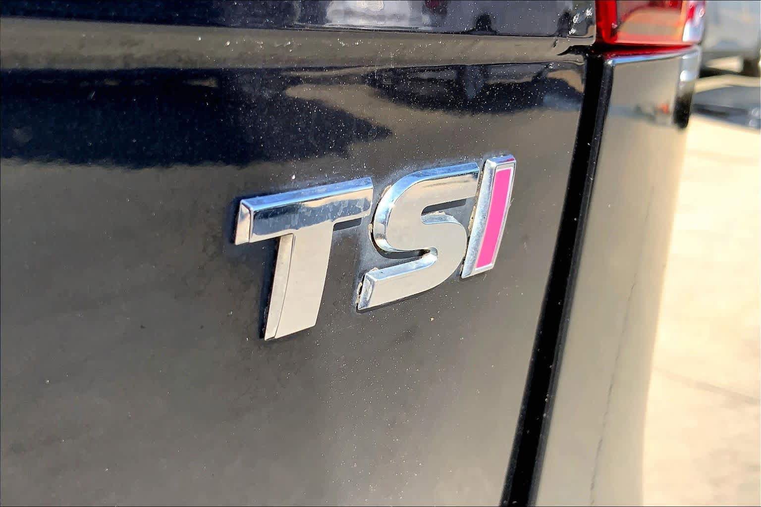 Used 2018 Volkswagen Tiguan S FWD image 9