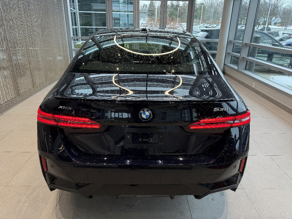 New 2026 BMW 530i xDrive w/ M Sport Package AWD/4WD image 5
