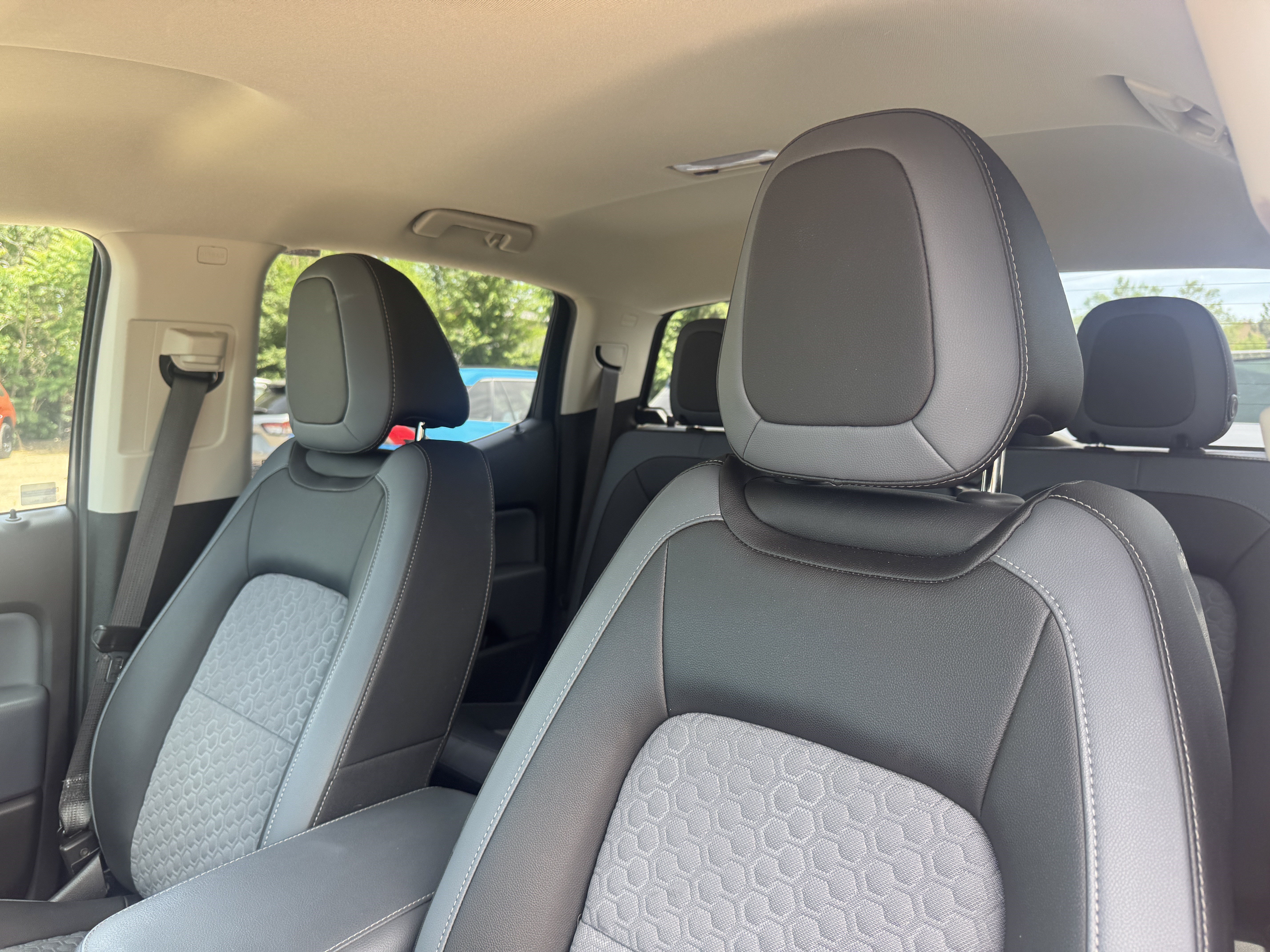 Used 2019 Chevrolet Colorado Z71 AWD/4WD image 21