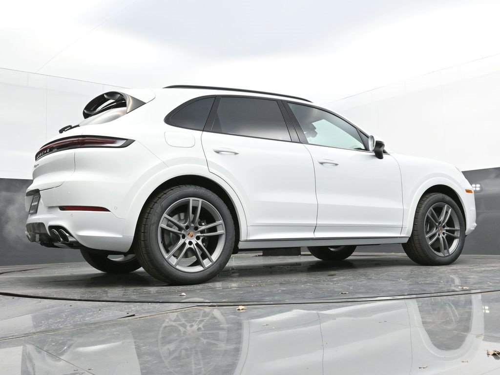 New 2025 Porsche Cayenne image 36