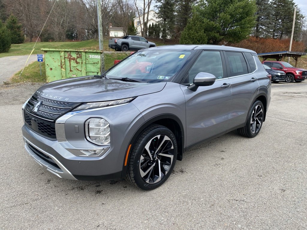 Used 2023 Mitsubishi Outlander SE image 7