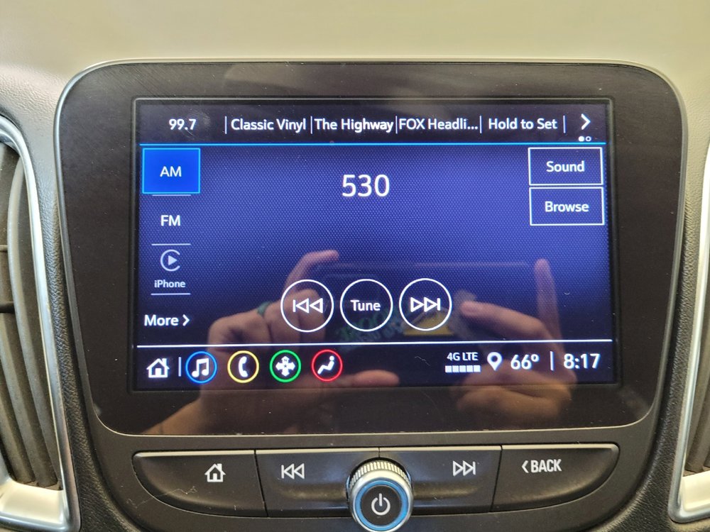 Used 2021 Chevrolet Malibu LT image 25