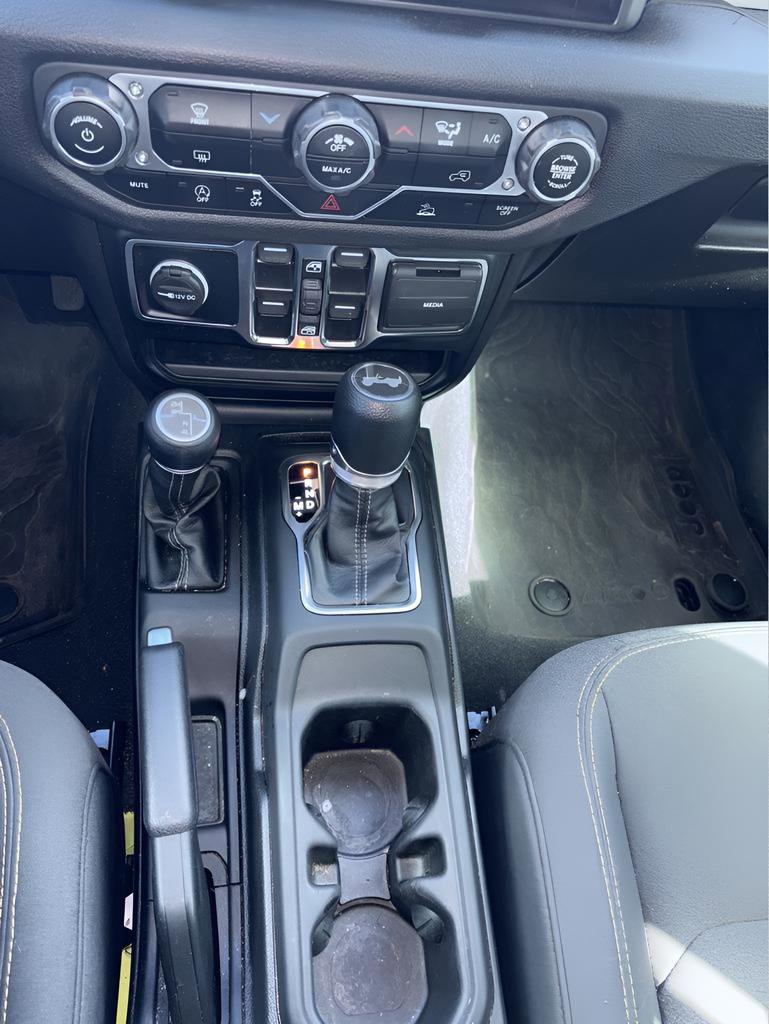 Used 2024 Jeep Wrangler Sport S image 19