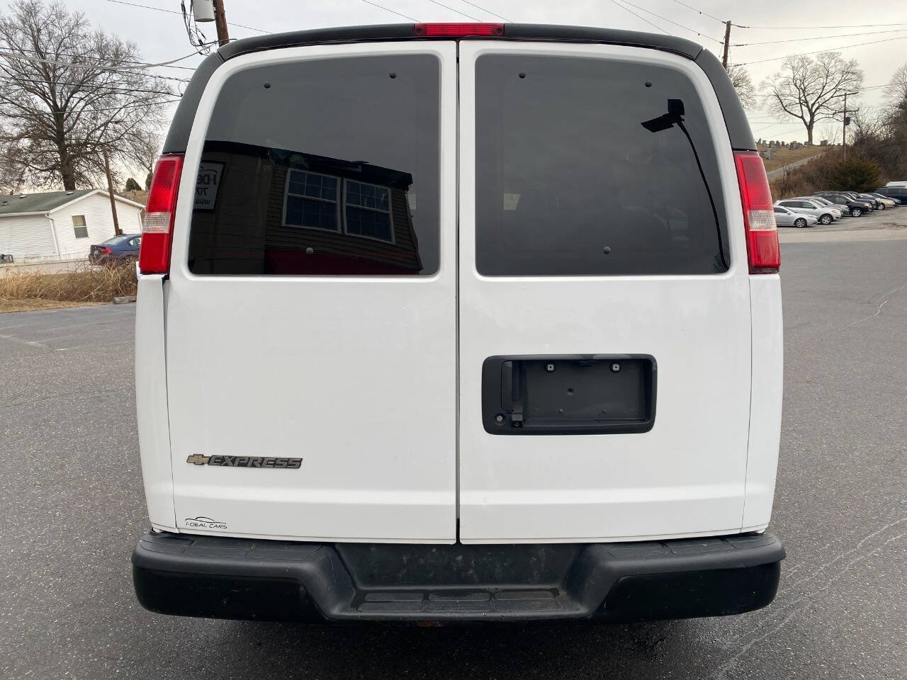 Used 2018 Chevrolet Express 3500 LS RWD image 4