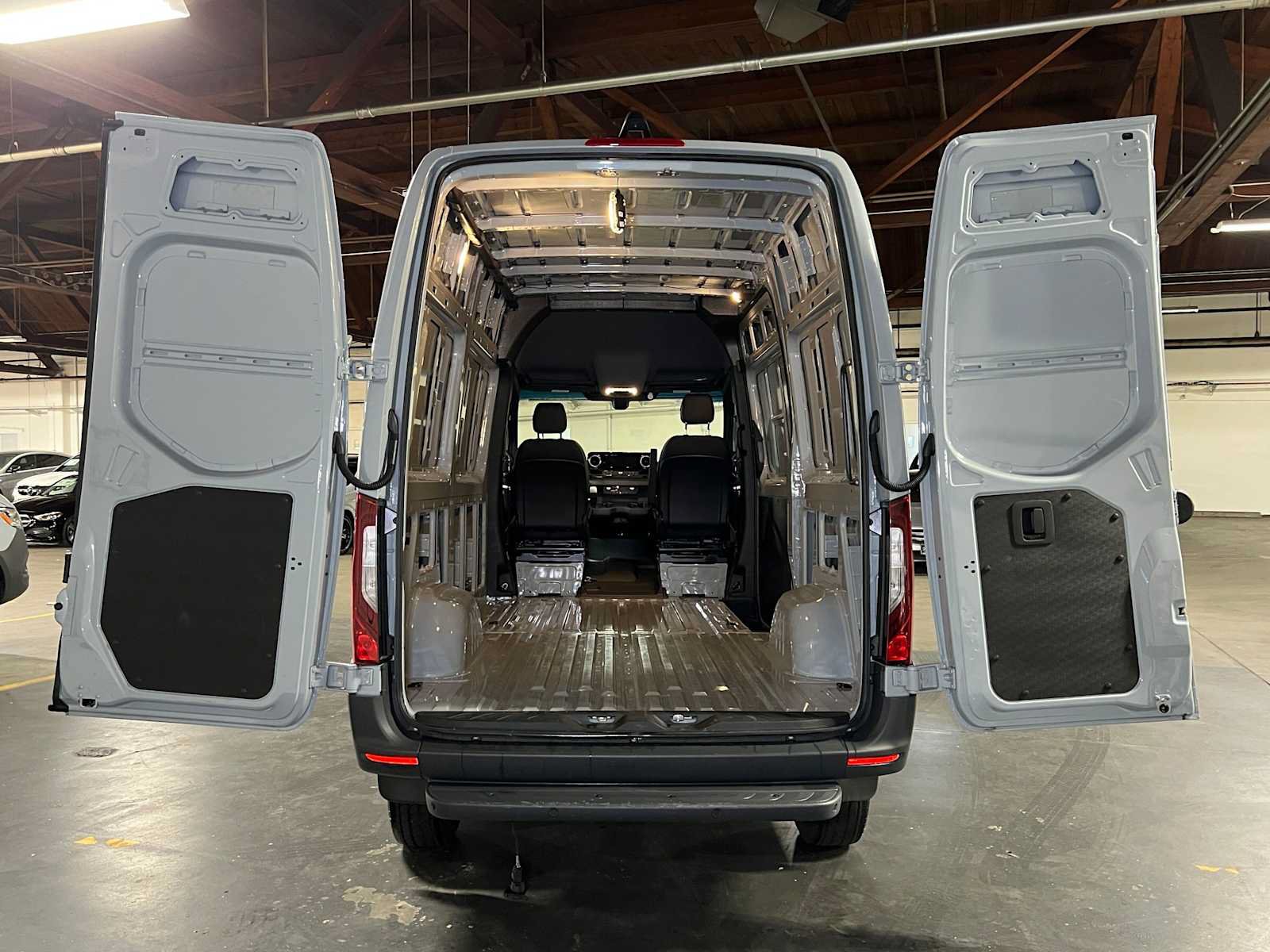 Used 2026 Mercedes-Benz Sprinter 2500 image 18