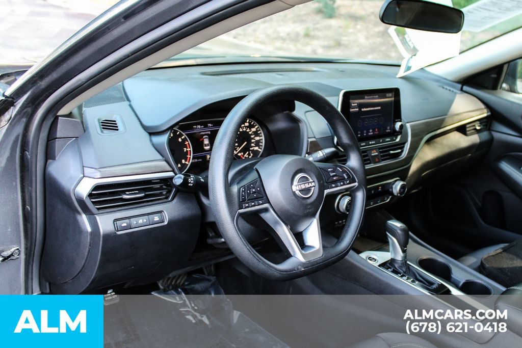 Used 2025 Nissan Altima 2.5 SV FWD image 30