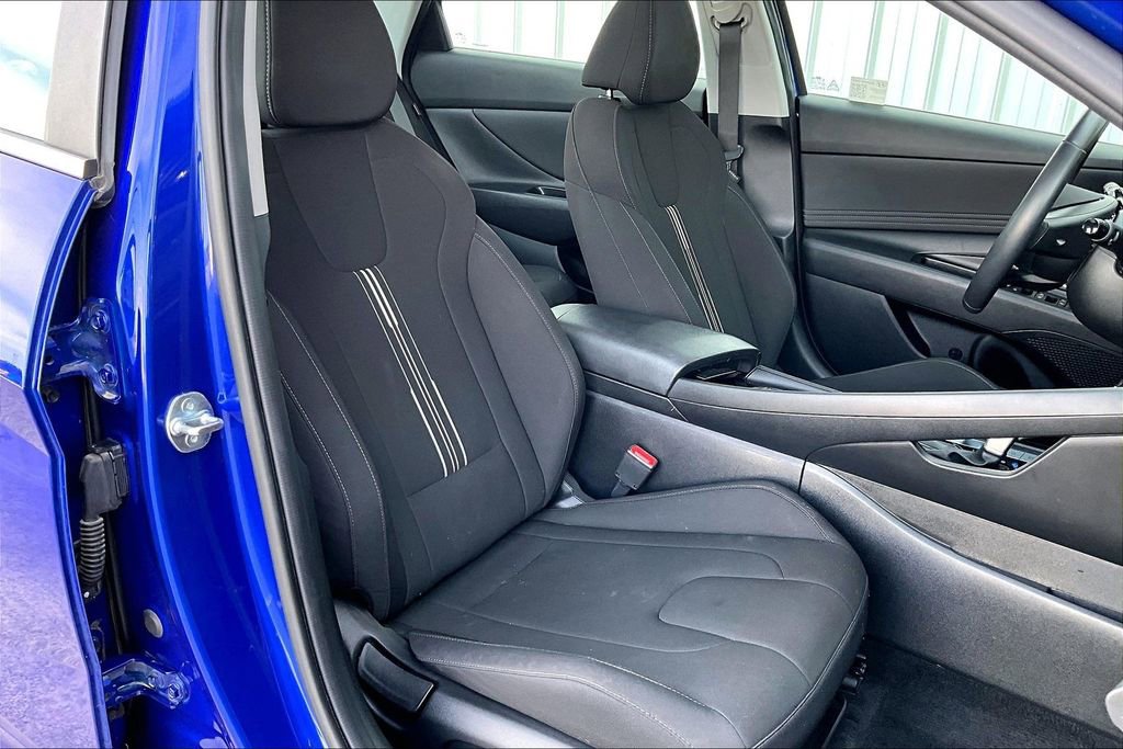 Used 2025 Hyundai Elantra SEL image 7
