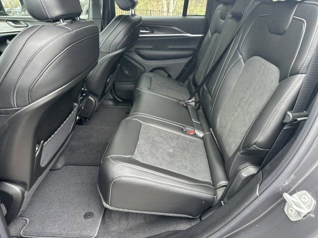 New 2026 Jeep Grand Cherokee Laredo image 19