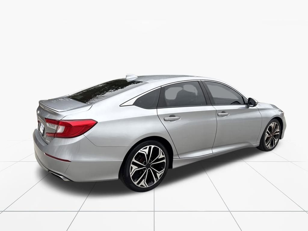 Used 2018 Honda Accord Sport image 9