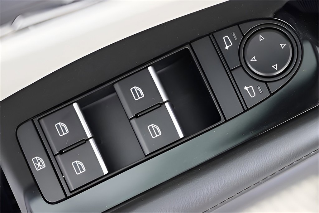 Used 2024 MAZDA MAZDA3 s image 10