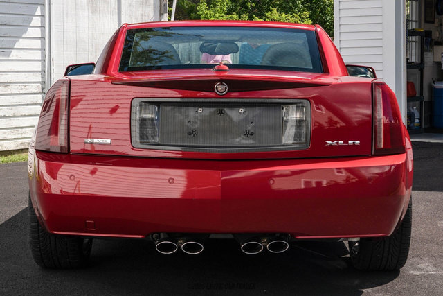 Used 2005 Cadillac XLR RWD image 17