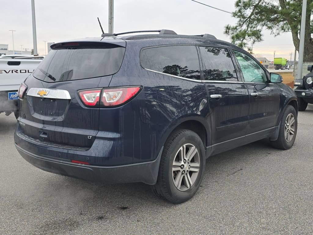 Used 2017 Chevrolet Traverse LT image 3