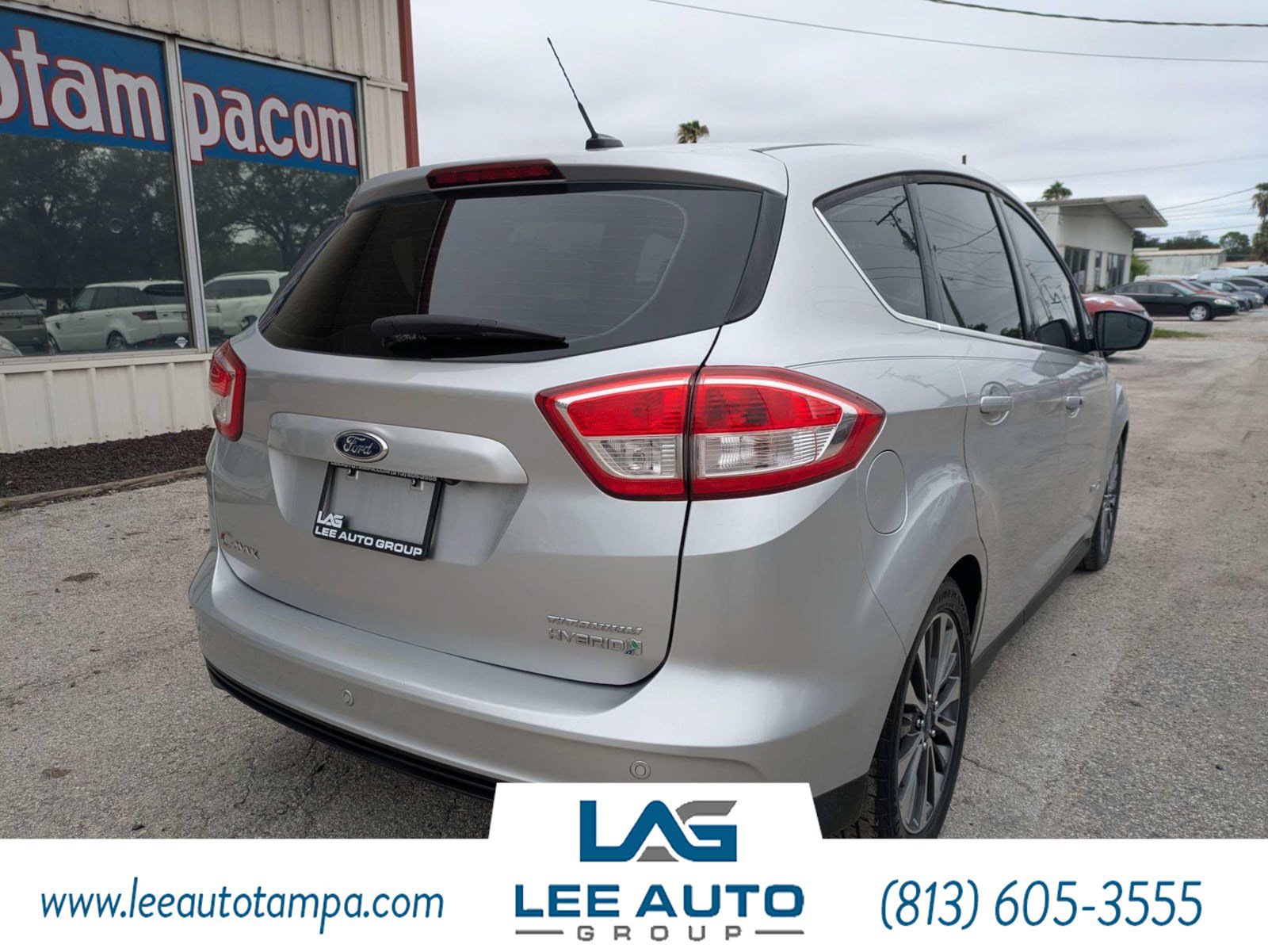 Used 2017 Ford C-MAX Titanium FWD image 3